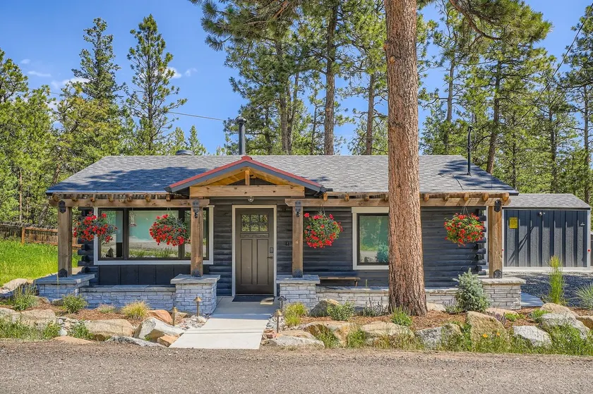 The Bear's Den - Hot Tub Retreat - Family Home - Image 1