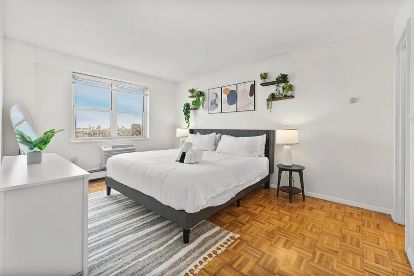 2bd/1.5ba Next to BU 2303 - Image 1