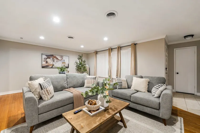 Peaceful- Home in Tinley Park - Image 1