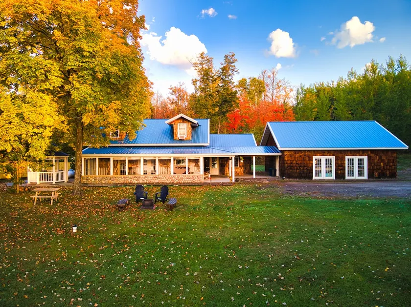 Twin Lakes Retreat - Image 1