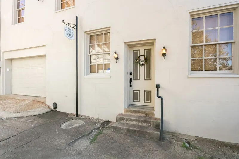 Cotton Alley | 2/2.5, Full Kitchen, Prime Location - Image 1