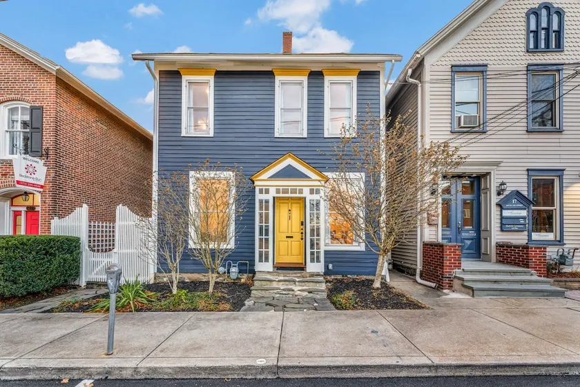 Chic Retreat Downtown Stroudsburg | 3BR+Sleeps 10 - Image 1