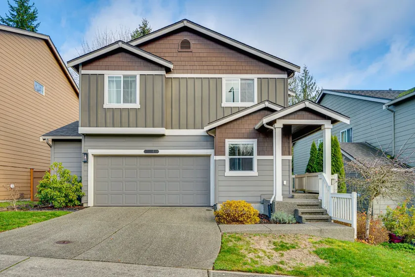 Game Room and Deck Family-Friendly Tumwater Gem - Image 1