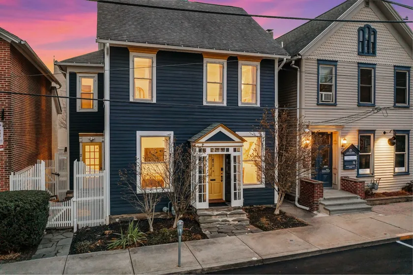 Elegant Historic 5BR Home in Downtown Stroudsburg - Image 1