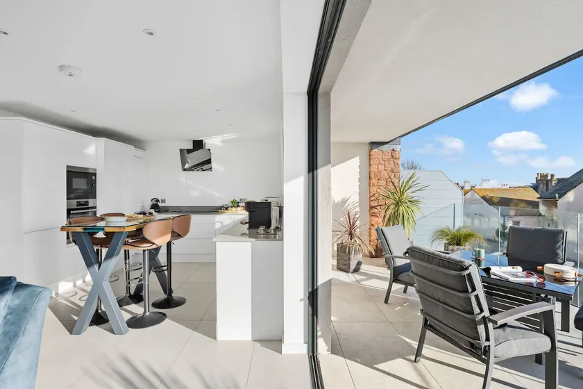Estuary View - Secure Parking - Free Wi-Fi - Image 1