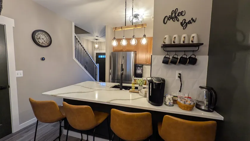 Family & Pet Friendly Condo -Wilmington Manor - Image 1