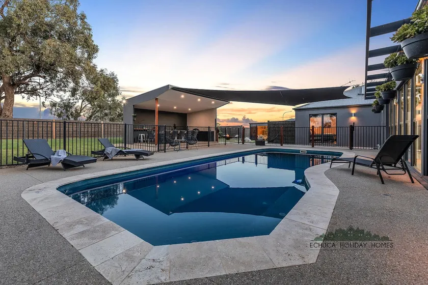 Palamcotta Lodge - Echuca Holiday Homes - Image 1