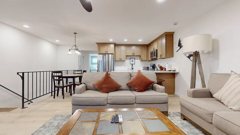Gemütliches 1 Schlafzimmer und 1 Badezimmer, Schlafmöglichkeiten für 4, One Level, Corner Condo für Ihren Urlaub in Mammoth Lakes - Image 1