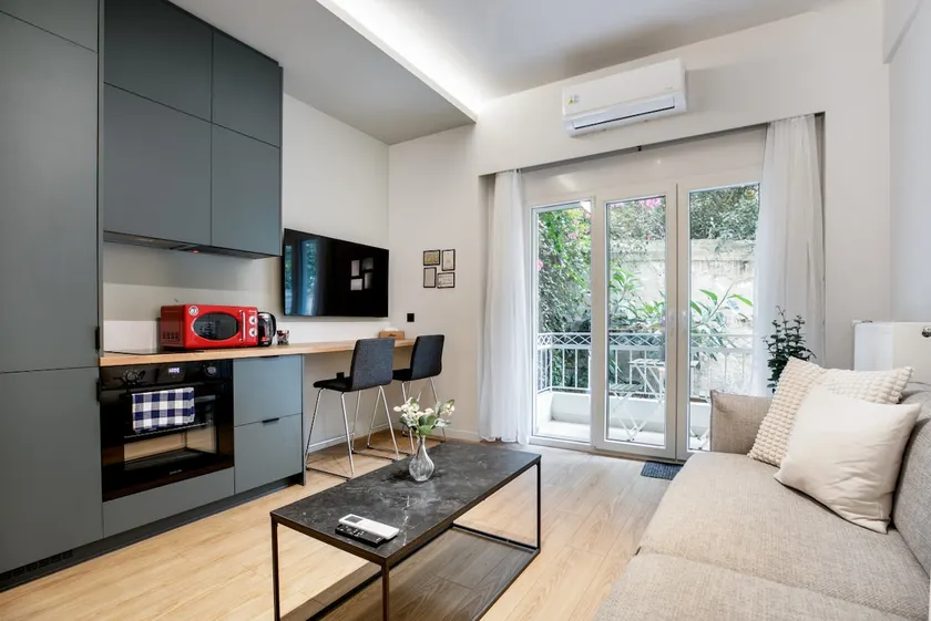 Lyndon Deluxe Studio - Athens Modern Escape - Image 1