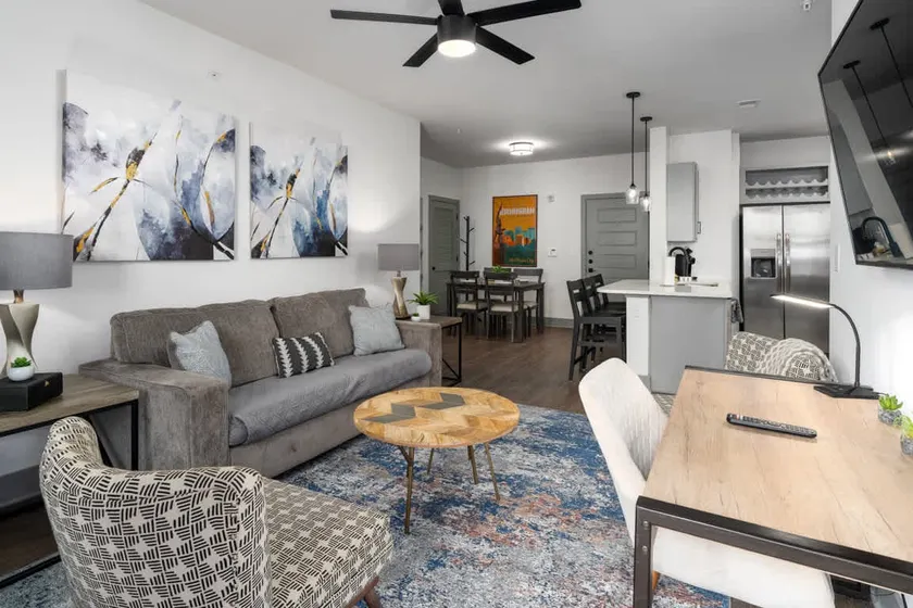 Grandview Luxury: 2BR Apartment w/ Pool & Gym - Image 1