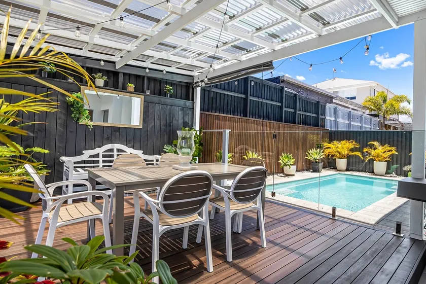 Premium 4-Bed Coastal Escape with BBQ and Pool - Image 1