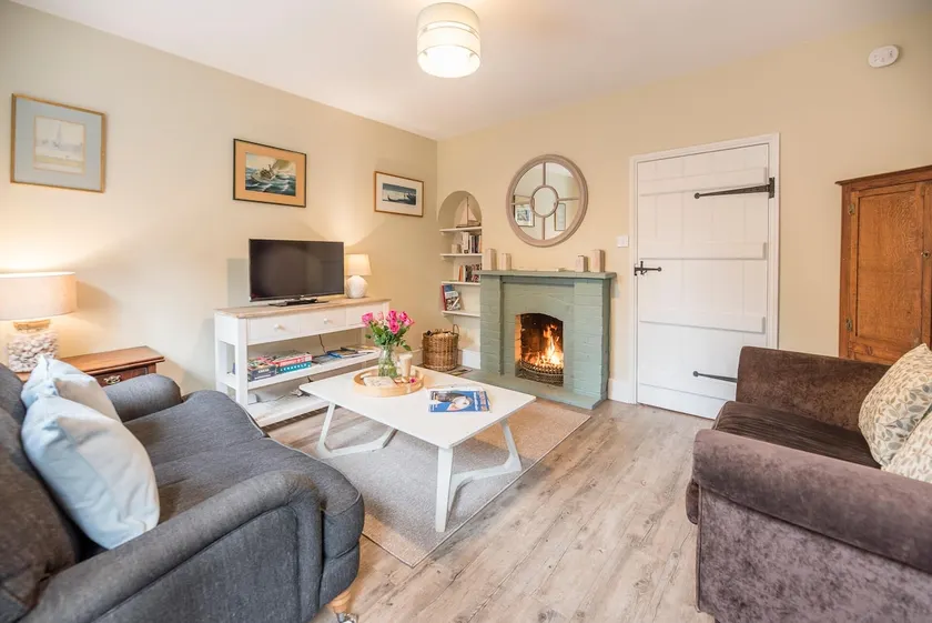 Arlo Cottage, Orford - Image 1