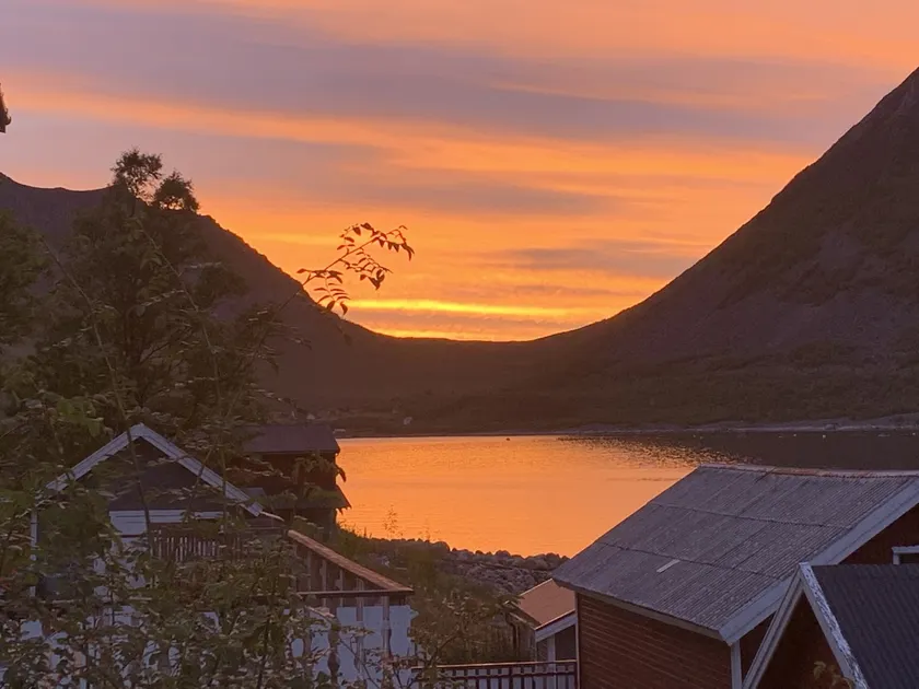 Fantastic house with lake plot in Gryllefjord - Image 1