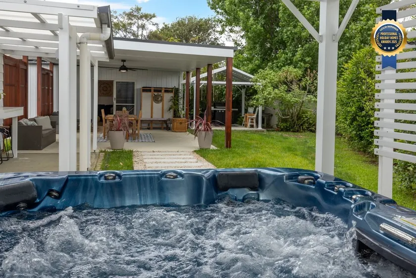 Callala Bay Gem - Jervis Bay - Pet Friendly Getaway with Spa - Image 1