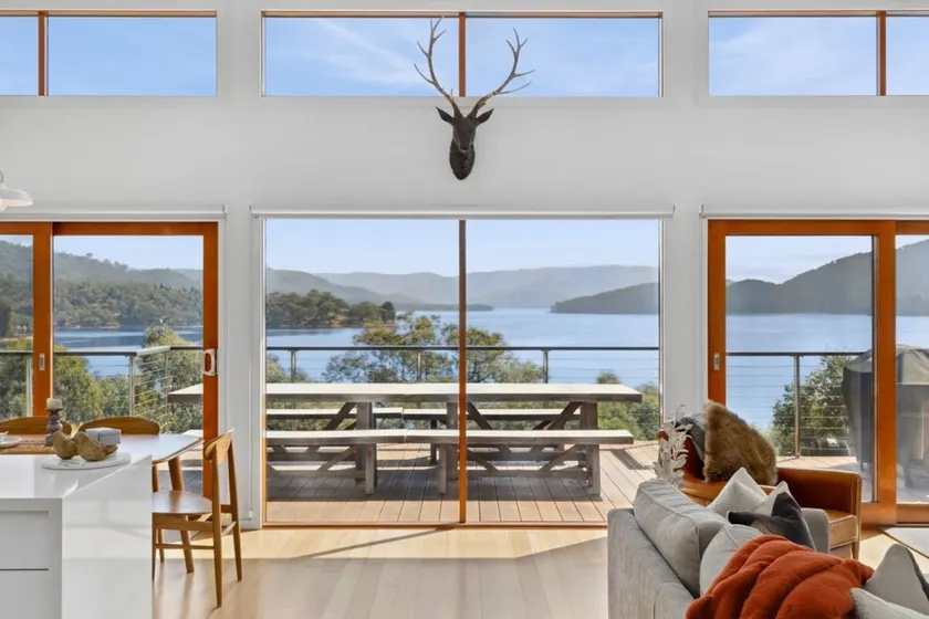The Point Lakehouse Eildon - Image 1