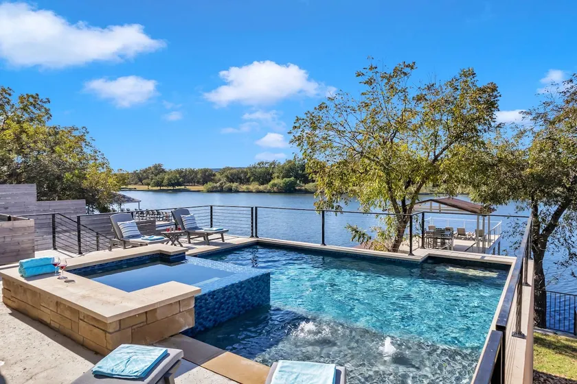 Waterside 508 and Concierge Services - Image 1