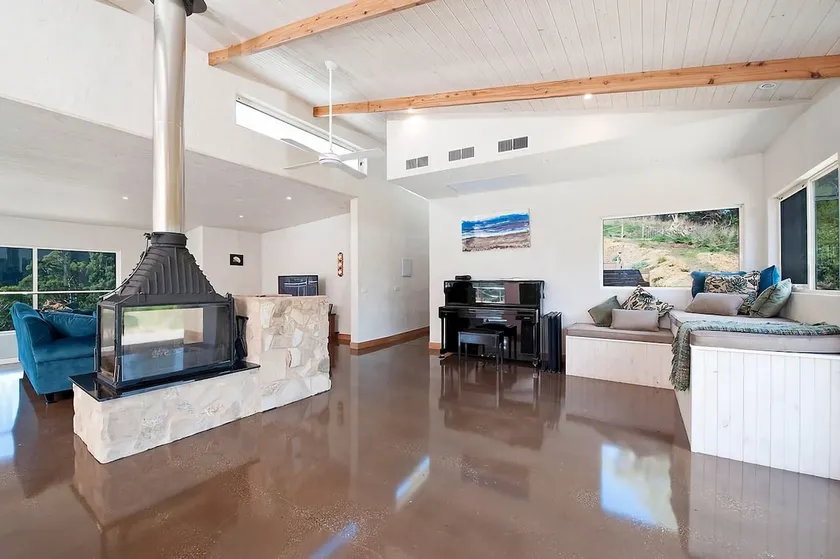 Eagle Ridge: contemporáneo, elegante, espacioso y magnífico - Image 1