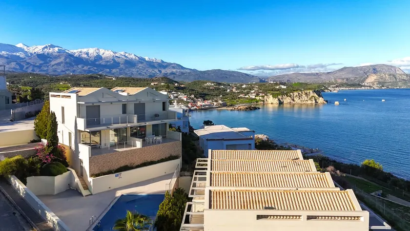 Lucky Seaside Villa - Image 1