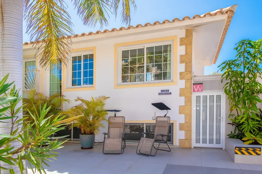 Luxury 3bd villa with premium amenities, jacuzzi, private parking - Image 1
