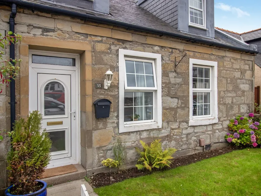 The Loans Inn Cottage - Image 1