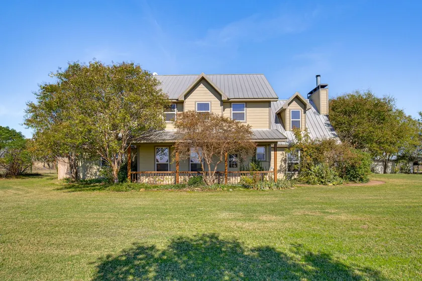30 Mi to Fort Worth: Rural Retreat w/ Patio! - Image 1