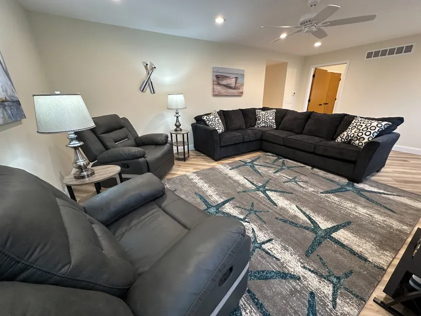 Modern Riverbend Suites - 2BR - Image 1