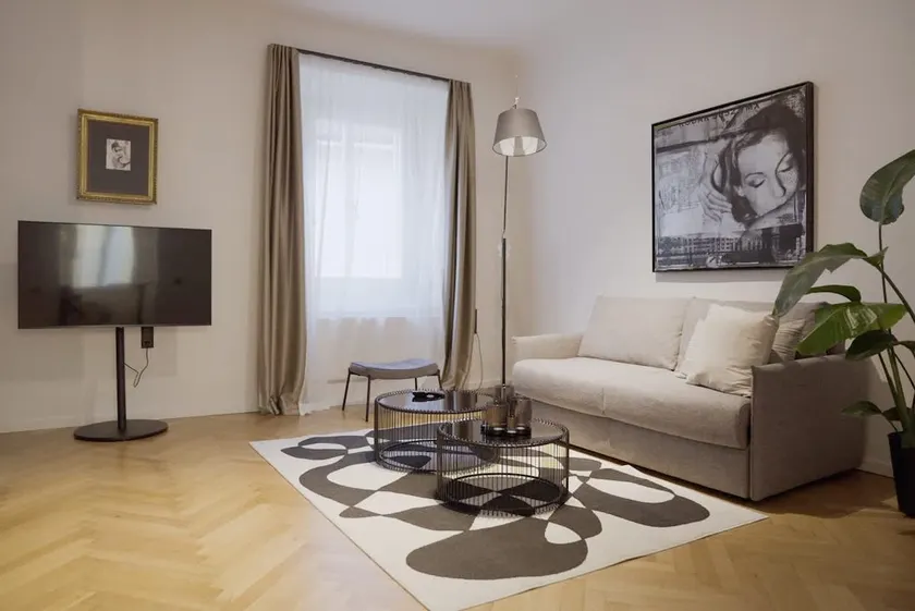 High-End 1 Bedroom ap. next to City Hall - Image 1
