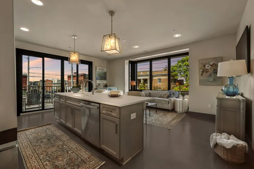 Stylish 1BR Suite | Walk Lebanon’s Historic Square - Image 1