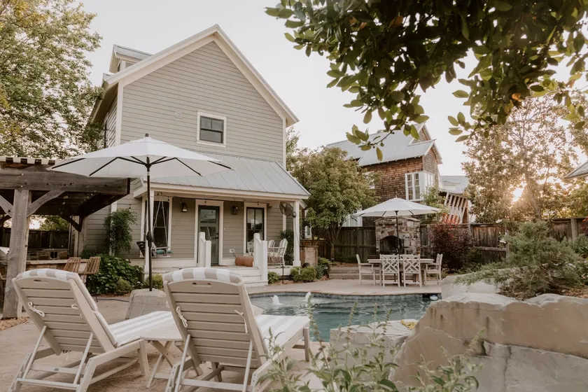 Beck's Bungalow|Pool & Hot Tub|Carlton Landing - Image 1