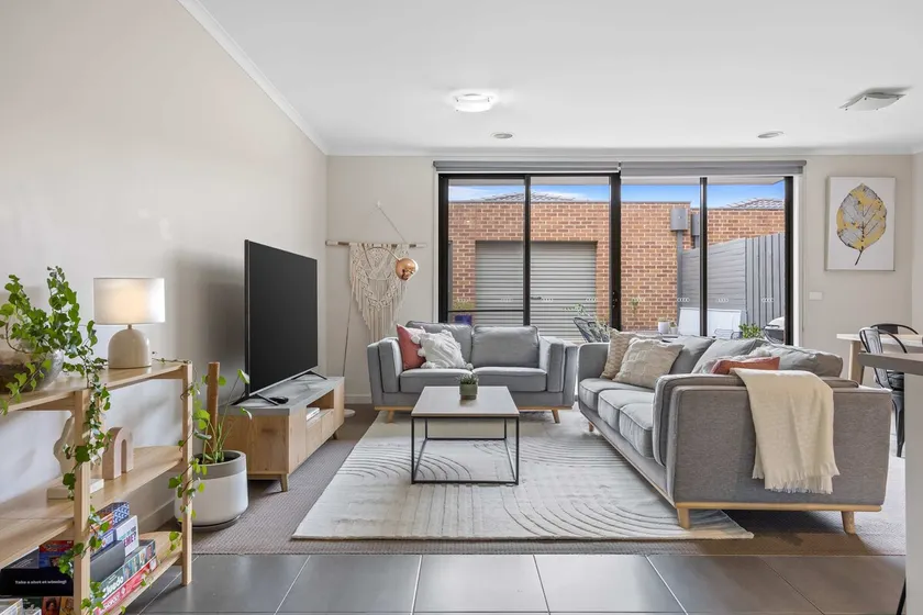 Welcoming Willoby Apartment Ballarat - Image 1