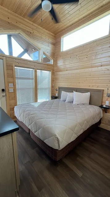 061B Brand New Sunrise Chalet- GrandCanyonSouthRim - Image 1