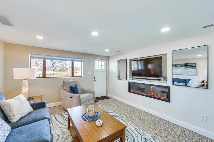20 Mi to Pittsburgh: Natrona Heights Apt - Image 1
