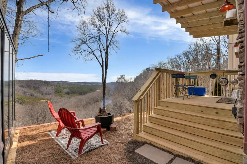 Southern Cross: Cozy Retreat · National Forest - Image 1