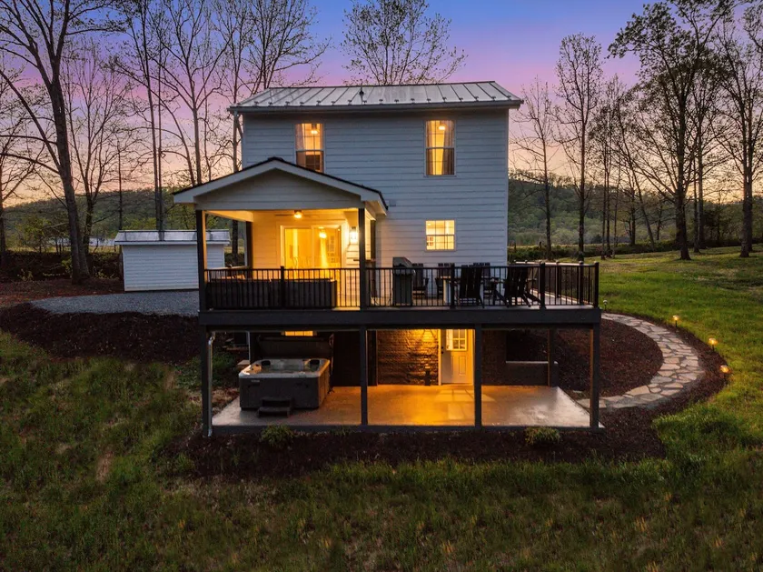 Faber Farmhouse - Image 1