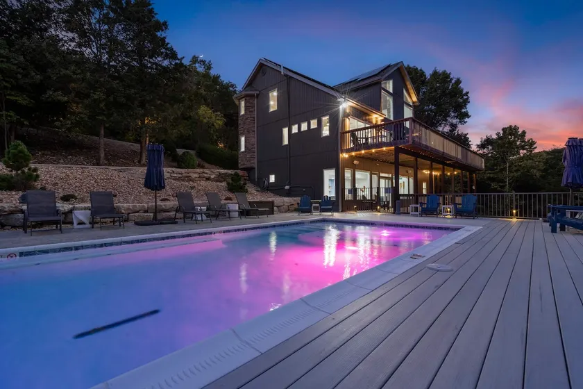 Van Kirk Cove 6 BDR Stunner! - Image 1