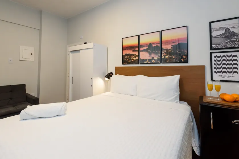 Flamengo Beach Loft: Wi-Fi, A/C and Smart TV - Image 1
