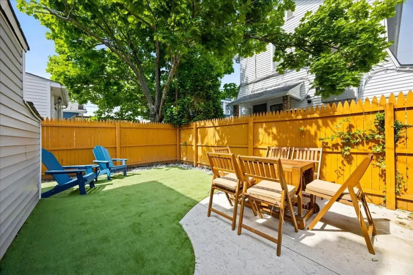 5BR Beach Home - Sleeps 12 - 3 Blocks to Beach - Image 1