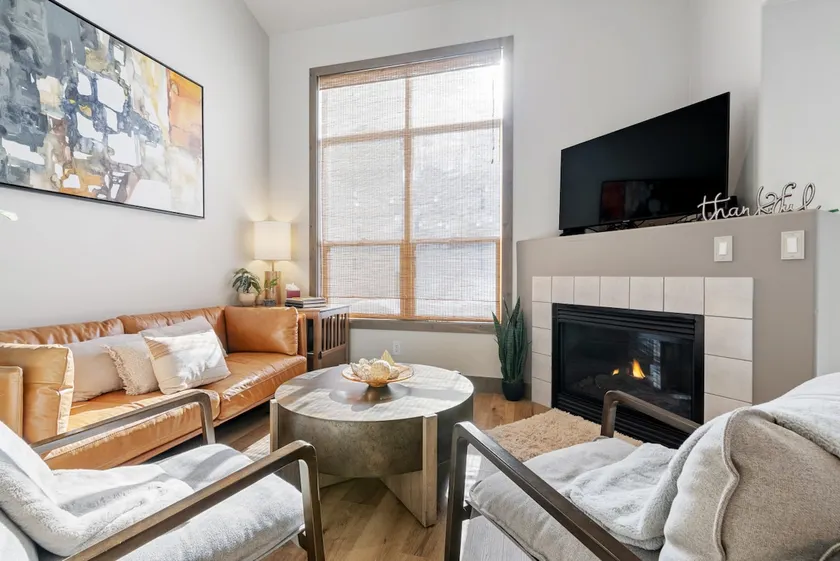 Perfectly Located 3 Bed 3.5 Bath Beautiful Townhome - Image 1