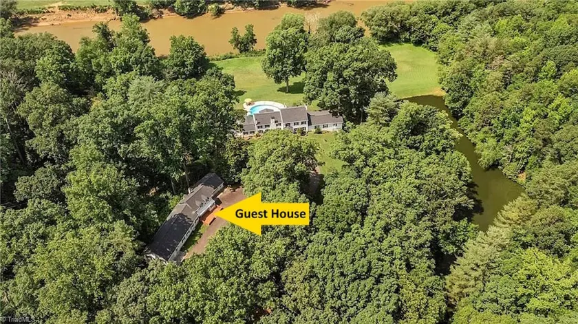 Guest House at Tall Tree Manor - Image 1