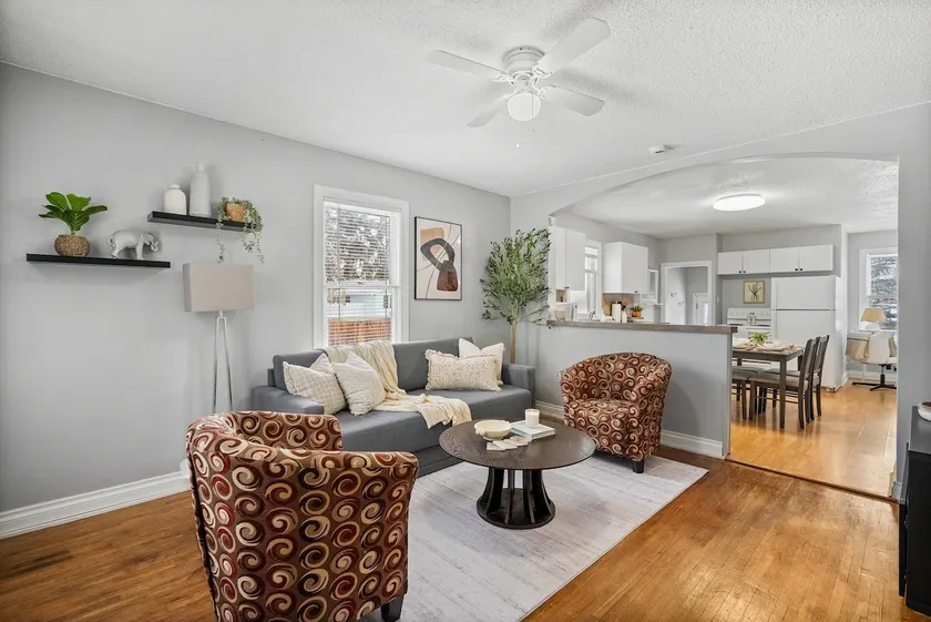 Sylvan Lake Nook Family-Friendly and Close to Beach - Image 1