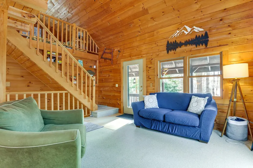 2 Mi to Boat Ramp: Log Cabin in New Hampshire - Image 1