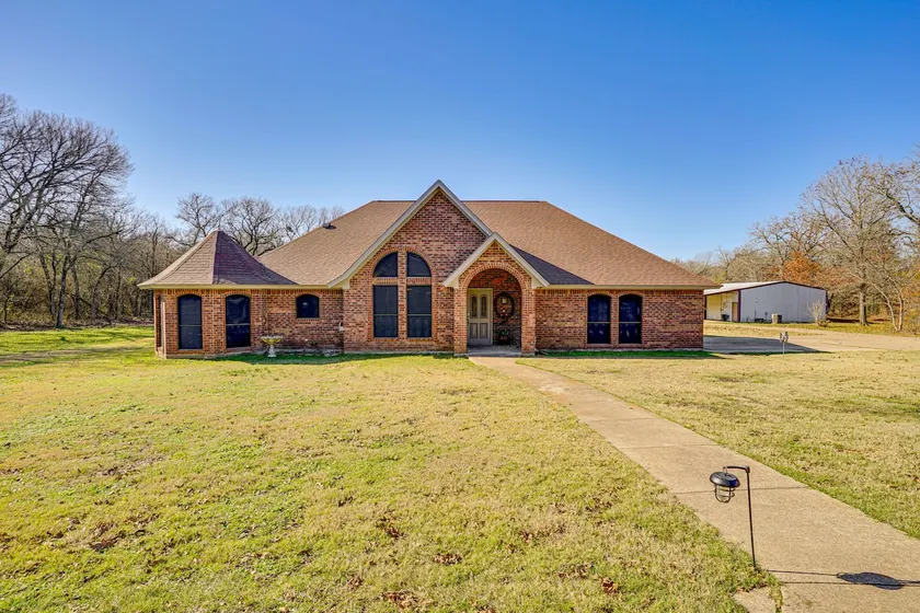 Large Yard, Fire Pit & Games: Grandview Haven! - Image 1
