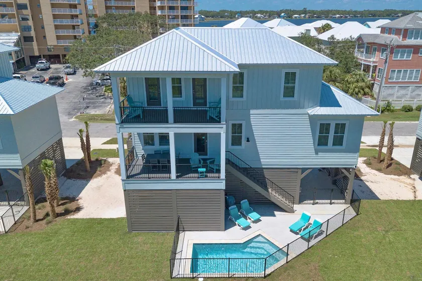 Azure Horizon Beachfront Charm in Gulf Shores - Image 1