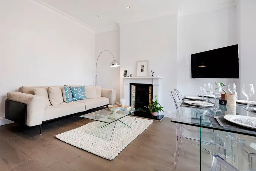 Modern and Bright Highgate Gem - Image 1