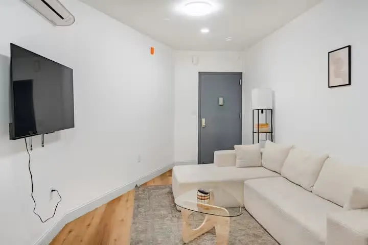 Lux 1BR–Prime: Mins to Fishtown & Center City! - Image 1