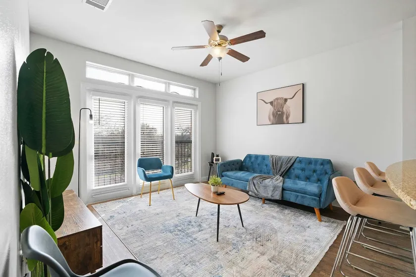 SOCO Cozy Comfy | Pool + Gym + Racquetball + Laund - Image 1