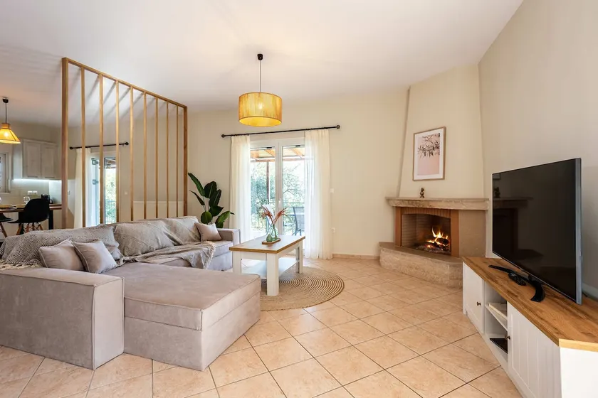 Aelia Guesthouse - Private Garden Retreat - Image 1