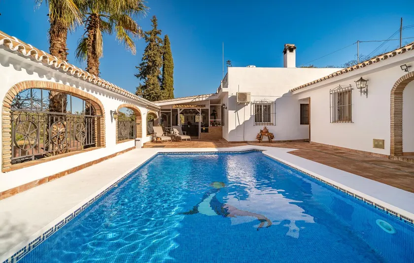 Awesome Home In Guaro - Image 1