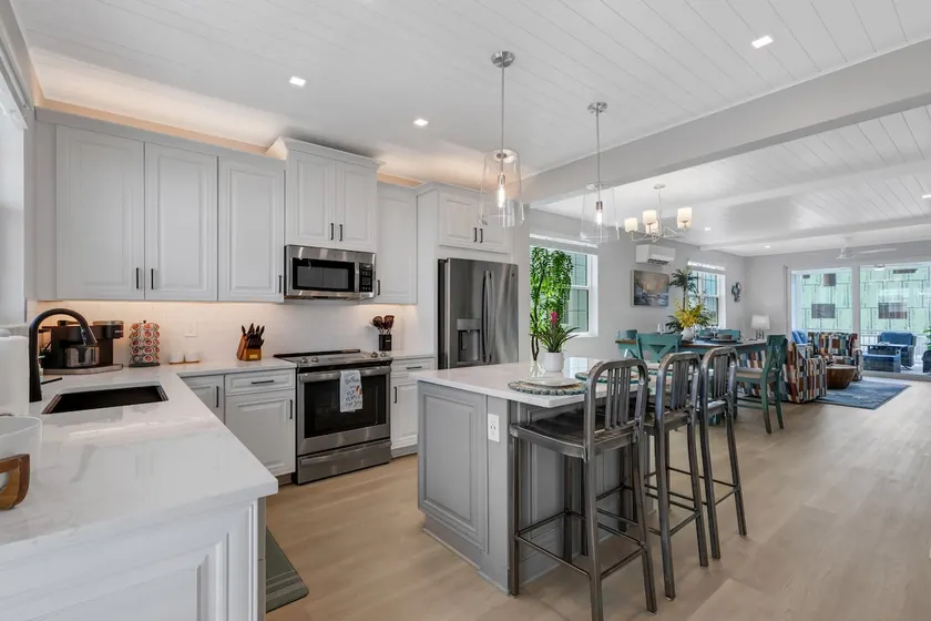 Modern 3BR w/ EV Charger | 2Min to AMI - Image 1