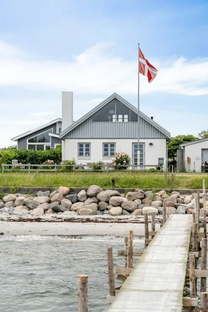 Home with views and walking distance to nature - Image 1